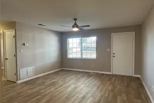2526 Poet Ln, Orlando, FL 32817 - Photo 3