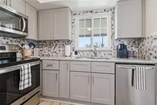 52 Annapolis Ln, Rotonda West, FL 33947 - Photo 21