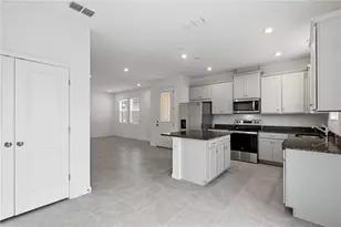 1124 Lakeshore Breeze Pl, Kissimmee, FL 34747 - Photo 5