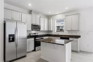 1124 Lakeshore Breeze Pl, Kissimmee, FL 34747 - Photo 3