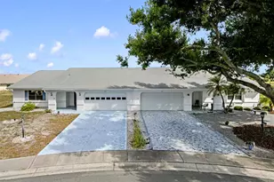 914 Sun Key Ct, Sun City Center, FL 33573 - Photo 1