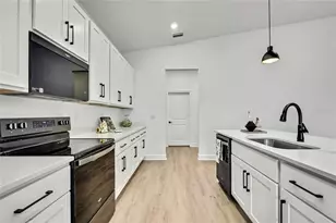6589 Freeport Dr, Spring Hill, FL 34608 - Photo 17
