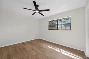 637 W Lakeshore Dr, Clermont, FL 34711 - Photo 23