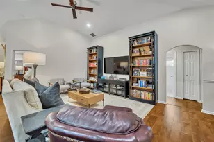 1936 Burchstone Dr, Orlando, FL 32806 - Photo 5