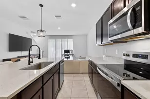567 Mangrove Shade Cir, Apollo Beach, FL 33572 - Photo 17