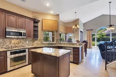 7718 Debeaubien Drive, Orlando, FL 32835 - Photo 13