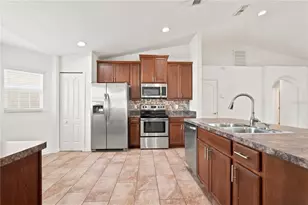 650 Hidden Lakes Ct, Haines City, FL 33844 - Photo 11