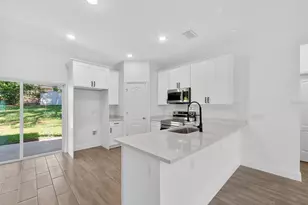922 N Fairbairn Dr, Deltona, FL 32725 - Photo 13