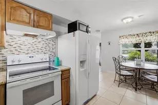 2276 Pennsylvania Ave, Oviedo, FL 32765 - Photo 9