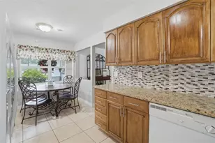 2276 Pennsylvania Ave, Oviedo, FL 32765 - Photo 11