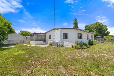 2189 S Smathers Circle, Melbourne, FL 32935 - Photo 11