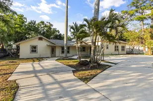 2726 6th Ave W, Bradenton, FL 34205 - Photo 3