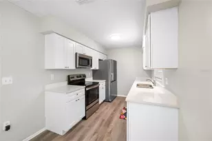1221 E Court St, Tarpon Springs, FL 34689 - Photo 15