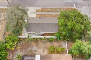 1221 E Court St, Tarpon Springs, FL 34689 - Photo 5