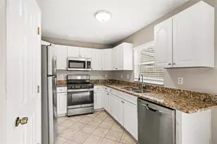 1915 E McBerry St, Tampa, FL 33610 - Photo 5