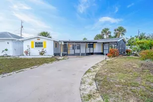 456 Sandlewood Dr, Venice, FL 34293 - Photo 1