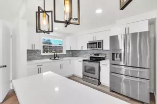 456 Sandlewood Dr, Venice, FL 34293 - Photo 5
