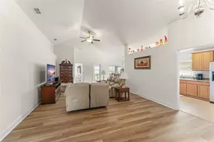 4111 Island Lakes Dr, Winter Haven, FL 33881 - Photo 9