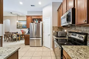 8484 Dover View Ln, Orlando, FL 32829 - Photo 5