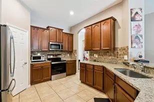 8484 Dover View Ln, Orlando, FL 32829 - Photo 3