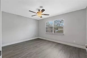 1090 Emerald Dr, Mount Dora, FL 32757 - Photo 11