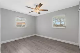1090 Emerald Dr, Mount Dora, FL 32757 - Photo 17