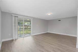 1090 Emerald Dr, Mount Dora, FL 32757 - Photo 5