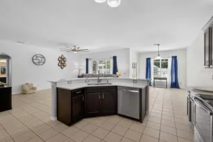 2596 Sand Hill Point Cir, Davenport, FL 33837 - Photo 17