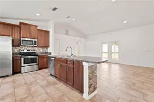 650 Hidden Lakes Ct, Haines City, FL 33844 - Photo 5