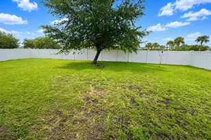 2746 Patrician Cir, Kissimmee, FL 34746 - Photo 11