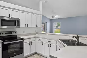 334 Cocoa Ct, Kissimmee, FL 34758 - Photo 11