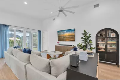 5451 2nd Avenue S, Saint Petersburg, FL 33707 - Photo 13