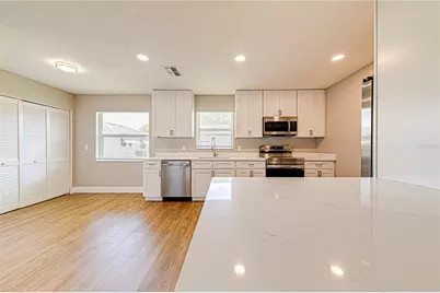 1618 Colonnades Circle N, Lakeland, FL 33811 - Photo 13