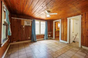 10704 N Annette Ave, Tampa, FL 33612 - Photo 11