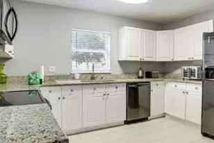 2704 Club Cortile Cir, Kissimmee, FL 34746 - Photo 5