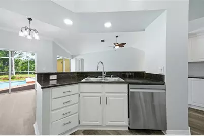 504 Stratfield Drive, Lutz, FL 33549 - Photo 3