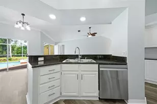 504 Stratfield Dr, Lutz, FL 33549 - Photo 3