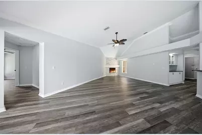 504 Stratfield Drive, Lutz, FL 33549 - Photo 9