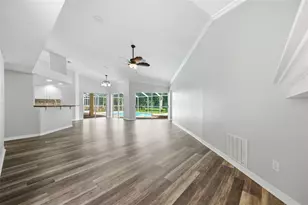 504 Stratfield Dr, Lutz, FL 33549 - Photo 11