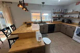 447 Hunter Cir, Kissimmee, FL 34758 - Photo 15