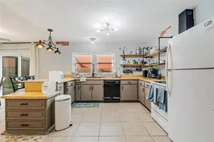 447 Hunter Cir, Kissimmee, FL 34758 - Photo 17
