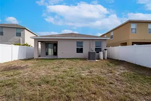 1969 Hawks View Dr, Ruskin, FL 33570 - Photo 5