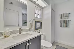 1637 SE Paradise Cir, Crystal River, FL 34429 - Photo 13