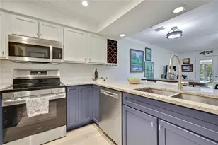 1637 SE Paradise Cir, Crystal River, FL 34429 - Photo 11