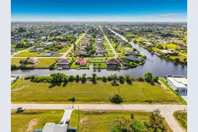 407 NW 31st Place, Cape Coral, FL 33993 - Photo 7
