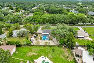 8004 Walt Williams Rd, Lakeland, FL 33809 - Photo 3