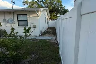 1210 Branda Vista Dr, Brandon, FL 33510 - Photo 9