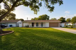 1210 Branda Vista Dr, Brandon, FL 33510 - Photo 1