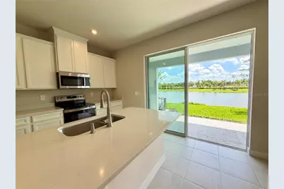 12326 Amber Creek Circle, Lakewood Ranch, FL 34211 - Photo 11