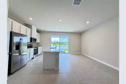 12326 Amber Creek Circle, Lakewood Ranch, FL 34211 - Photo 7